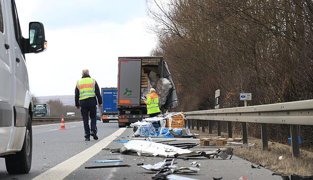 Unfall auf A70 im Landkreis Bamberg mit zwei Sattelzügen