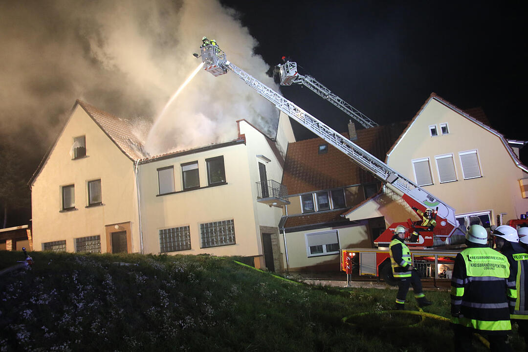 Dachstuhlbrand in Grub am Forst