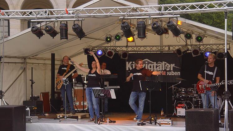 Auch die Kinzigtaler Spitzbuben spielten beim Brückenauer Parkfest auf. Foto: Brigitta Kempe-Wolf