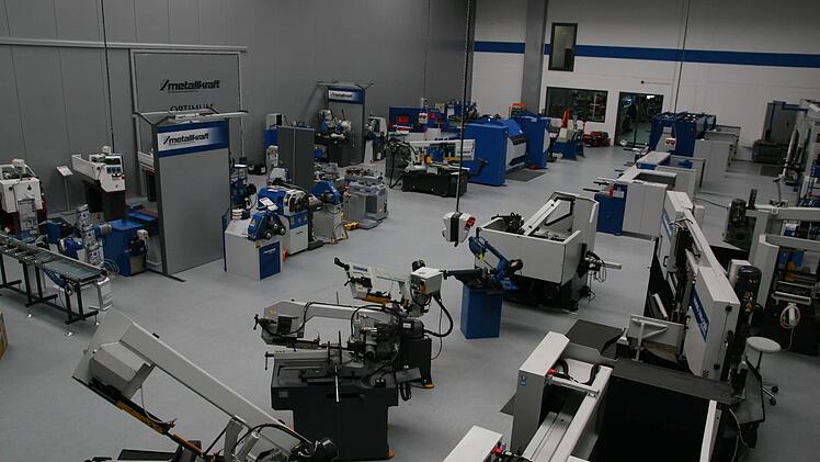 Auf insgesamt 2000 Quadratmeter erstreckte sich der Vorführraum von Stürmer Maschinen GmbH in Hallstadt. Foto: wb