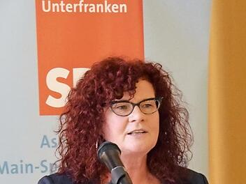 MdEP Kerstin Westphal bei ihrer Bewerbungsrede. Foto: Simon Hupfer