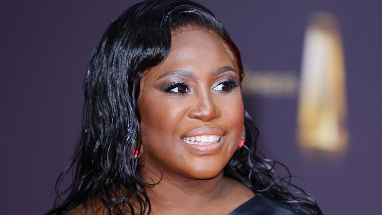 Motsi Mabuse hat im "K&ouml;lner Treff" &uuml;ber ihre Kindheit in S&uuml;dafrika gesprochen.