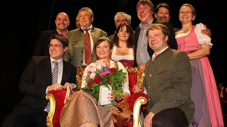 Auch die oberfränkischen Brauerei-Vertreter freuen sich mit Tina-Christin Rüger.