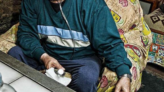Der Grieche ist auf jede Menge Tabletten angewiesen. 20 Euro sind dafür jeden Monat fällig. Gut, dass L. in Deutschland lebt. So muss er im Jahr nur 60 Euro dafür bezahlen. Den Rest übernimmt die Krankenkasse. Foto: Barbara Herbst