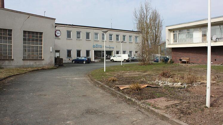 Kein schönes Bild bietet die ehemalige Reinigung Götz in der Wöhrdstraße in Lichtenfels.  Foto: Popp