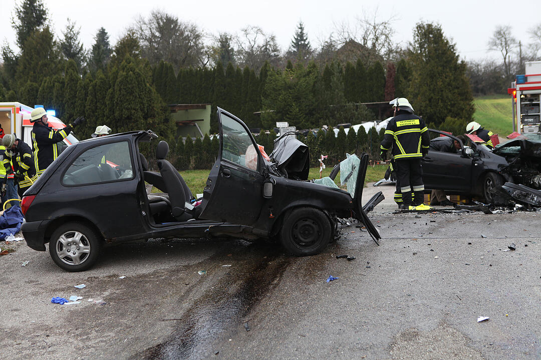 Ansbach: Frontalcrash - zwei Schwerverletzte