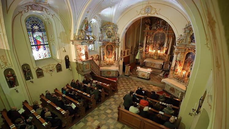 Die Kirche in Schirnaidel ist ebenso ein Kleinod, wie ihre  hundert Jahre alte Steinmeyer-Orgel.  Elisabeth Görner