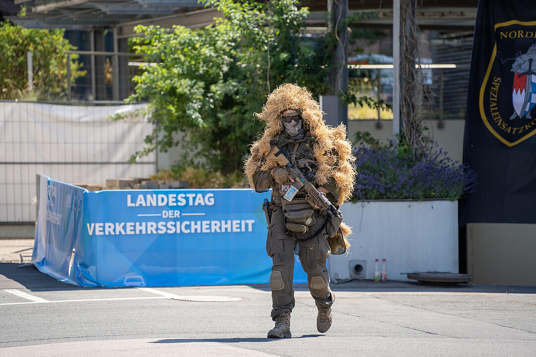 Motto: &bdquo;Sicherheit auf Landstra&szlig;en&ldquo;