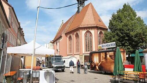 Der Aufbau rund um die Elisabethenkirche war gestern in vollem Gange.