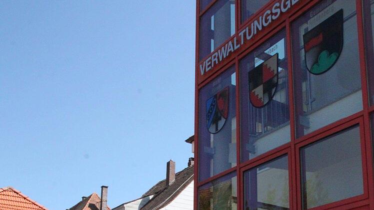 In der Verwaltungsgemeinschaft haben sich die Gemeinden Geroda, Oberleichtersbach, Schondra und Riedenberg zusammengetan. Die Verwaltung ist in Bad Brückenau in einem Gebäude der Stadtwerke untergebracht. Foto: Ulrike Müller