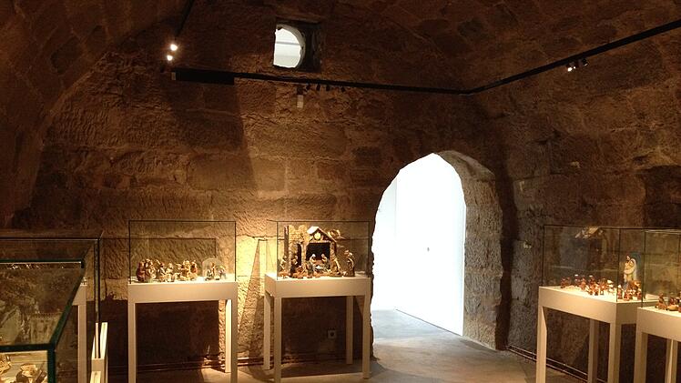 Im Baunacher Krippenmuseum im ehemaligen Beinhaus herrscht eine besondere Stimmung.