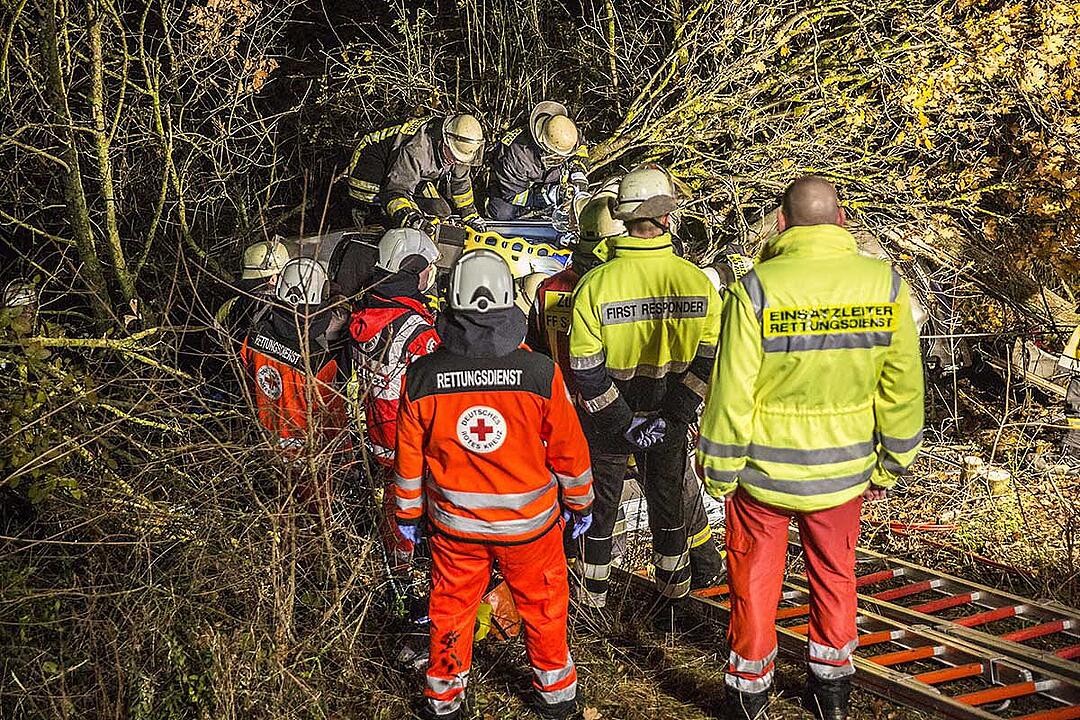 Haßfurt: Fahrer nach Unfall auf der A70 stundenlang eingeklemmt