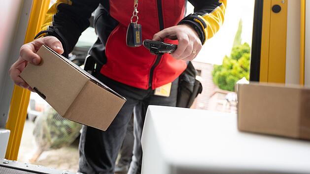 Eine DHL-Kundin war nach der Paketzustellung stinkw&uuml;tend. Hat es sich um ein &auml;rgerliches Missverst&auml;ndnis gehandelt?