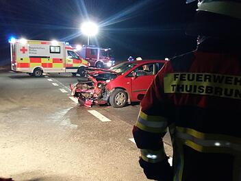 An der Einm&uuml;ndung bei Hohenschw&auml;rz hat es heftig gekracht. Foto: Feuerwehr Thuisbrunn