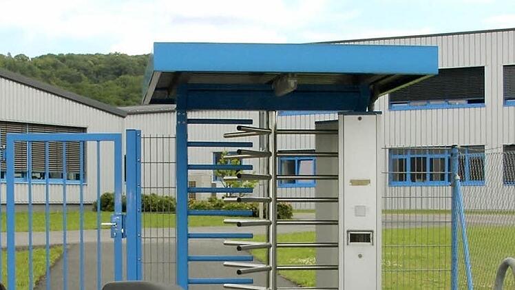 Keine offene Türen für Gewerkschafter? Im Vorfeld zu einer Betriebsratswahl bei Uniwell in Eyrichshof gibt es Zoff zwischen IG Metall und Geschäftsleitung. Fotos: Ralf Kestel