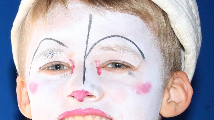 Stefan (10) spielte den Clown Hans und hatte jede Menge Spaß an der Vorbereitung. Als zweite Station suchte er sich das Seilspringen aus. "Es lief alles super", war auch er sehr zufrieden. Foto: Ralf Ruppert