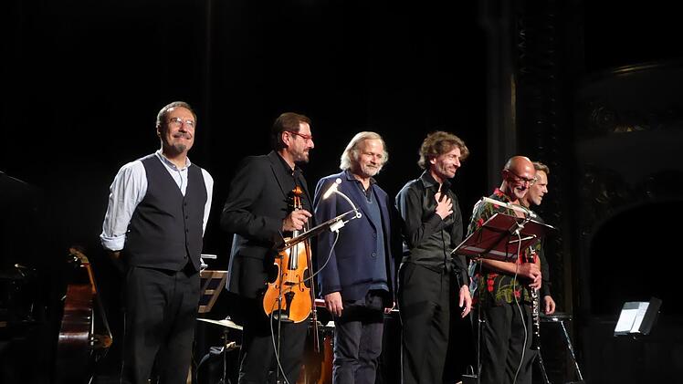 Bolero Berlin, das sind (von links) Daniel "Topo" Gioia, Martin Stegner, Helmut Nieberle, Raphael Haeger, Manfred Preis und Esko Laine.