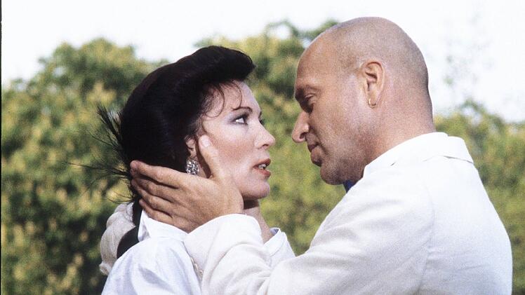 Ihren Durchbruch hatte Iris Beben mit der Serie "Das Erbe der Guldenburgs", in der sie an der Seite von Wilfried Baasner zu sehen war.