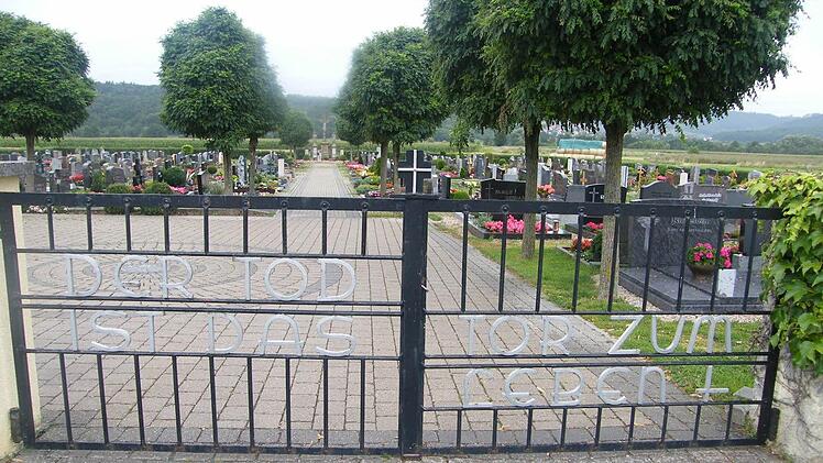 Der Friedhof in Kirchehrenbach wird erweitert. Foto: Wildt