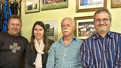 Sie leiten die Geschicke des FC Hellingen (von links): Daniel Wagner, Annalena Wagner, Karlheinz Buld und Wolfgang Hauck. Foto: Gerold Snater