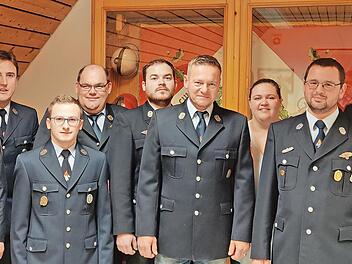 Die Freiwillige Feuerwehr Moggast/Wolkenstein hat die Kommandanten und den Vorstand des Vereins gew&auml;hlt (v&nbsp;l.): Dieter Rupprecht, Michael Schr&uuml;fer, Johannes Distler, Stefan Walter, Daniel W&ouml;lfel, Sven Hochmuth, Madeleine Rupprecht, Rainer Rupprec...