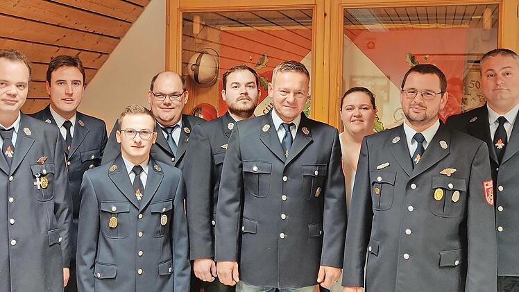 Die Freiwillige Feuerwehr Moggast/Wolkenstein hat die Kommandanten und den Vorstand des Vereins gew&auml;hlt (v&nbsp;l.): Dieter Rupprecht, Michael Schr&uuml;fer, Johannes Distler, Stefan Walter, Daniel W&ouml;lfel, Sven Hochmuth, Madeleine Rupprecht, Rainer Rupprec...
