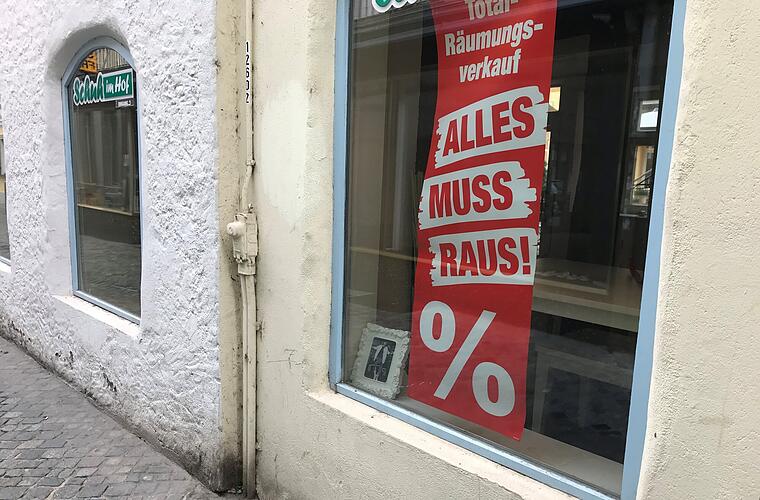 Bamberg: Traditionsladen "Schuh im Hof" schließt nach "Total-Räumungsverkauf"