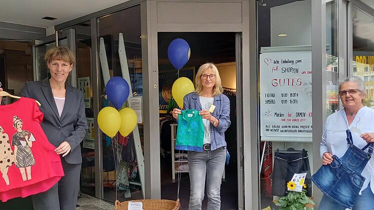 Secondhand-Shop in Hof: Soroptimistinnen verkaufen Markenklamotten in Pop-Up-Laden