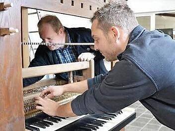 Rekonstruiert wurde im Rahmen der Restaurierung der Orgel aus Paderborn auch die historische Spielanlage. Diese steht nun auch wieder an ihrem ursprünglichen Platz. Text/Fotos: Hanns Friedrich