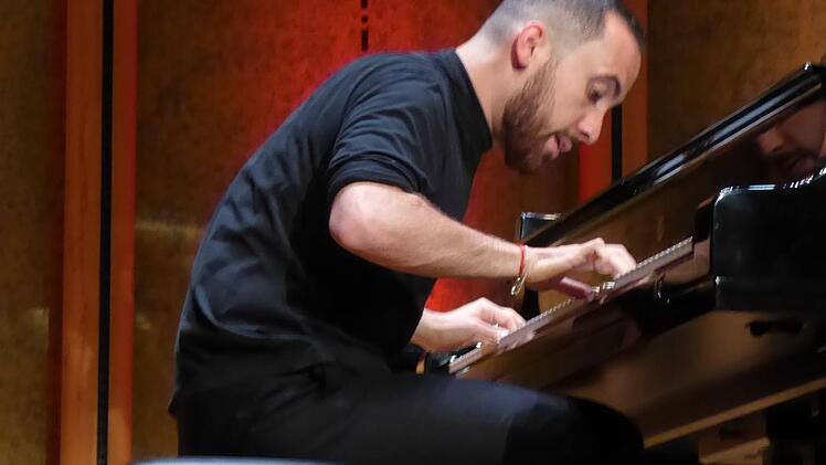 Igor Levit bei den Diabelli-Variationen.  Foto: Gerhild Ahnert