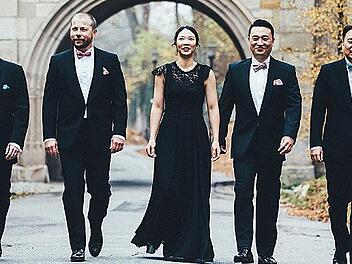 Das Männerquartett „Love of Autumn“ aus dem Chor des Landestheaters Coburg (mit Pianistin Mina Kim) präsentiert heute und morgen jeweils um 20 Uhr in der Reithalle bekannte Melodien aus Film und Musical sowie Welthits.