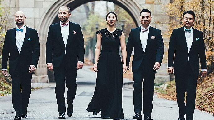 Das Männerquartett „Love of Autumn“ aus dem Chor des Landestheaters Coburg (mit Pianistin Mina Kim) präsentiert heute und morgen jeweils um 20 Uhr in der Reithalle bekannte Melodien aus Film und Musical sowie Welthits.