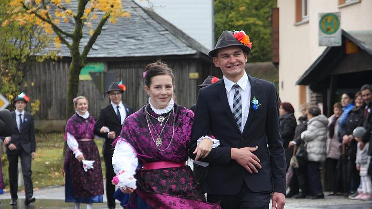 Die Trachtenkirchweih wird auch in Windheim von den jungen Leuten noch gefeiert. Veronika Schadeck