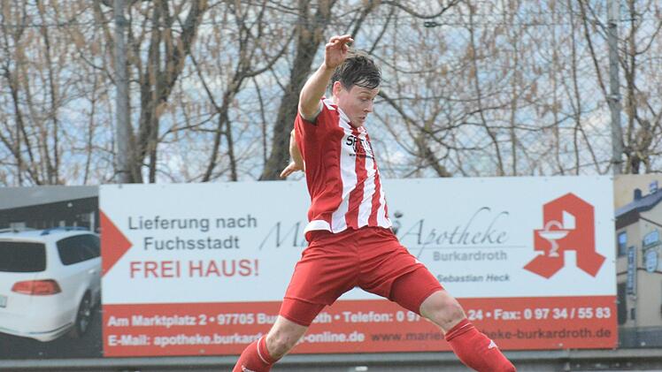 Fuchsstadts Kapitän Simon Bolz ist dabei, wenn der FC daheim auf Tabellenführer Abtswind trifft. Weil die Füchse aber rechnerisch noch auf den Relegationsplatz fallen können, wollen sie dem Erstplatzierten mindestens einen Punkt abknöpfen.ssp
