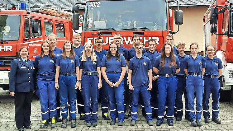 Die teilnehmenden Jugendlichen aus dem Landkreis Kronach mit Kreisjugendfeuerwehrwartin Carolin Wicklein