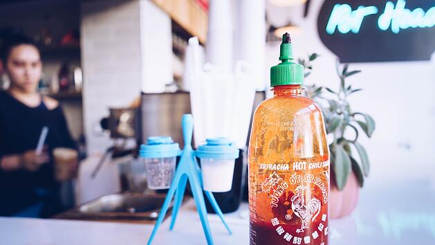 Sriracha-Soße ist in den USA mittlerweile Mangelware.