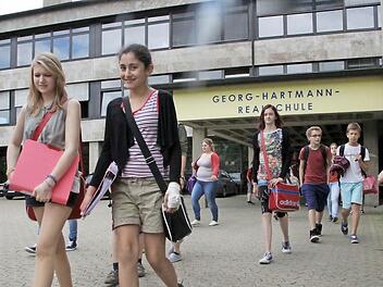 Nach den Faschingsferien 2014 sollen die Sanierungsarbeiten an der Realschule Forchheim beginnen.  Foto: Josef Hofbauer