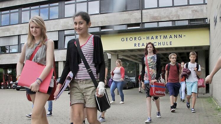 Nach den Faschingsferien 2014 sollen die Sanierungsarbeiten an der Realschule Forchheim beginnen.  Foto: Josef Hofbauer