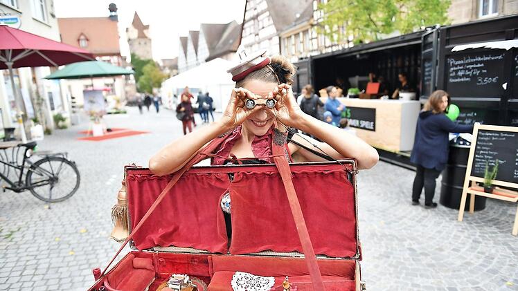 Gelungene Performance: Etta Streicher und ihre Kabarett der guten Wünsche  Foto: isslerimages