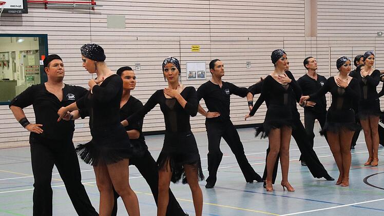 Das A-Team stellte einem ausgewählten Publikum seine neue, anspruchsvolle  Choreografie vor.  Foto: Michael Stelzner