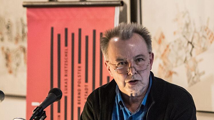 "Coburg liest": Bernd Polster stellte seine entlarvende Biografie des Bauhaus-Gründers Walter Gropius im Kunstverein vor.Foto: Jochen Berger