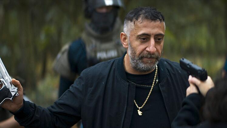 Kida Khodr Ramadan hat in "Schattenmord" einen kurzen Auftritt als Drogenboss Ali Sakka. Nadirah und ihr Team k&ouml;nnen ihm zu Beginn des Films das Handwerk legen und haben ihn sp&auml;ter in Verdacht, den Mord an Oberstaatsanwalt Leuw in Auftrag gegeben zu haben.