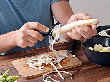 Spargel richtig sch&auml;len: Diesen Fehler macht fast jeder