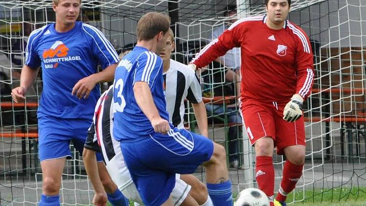 Torwart Christian Wojak (rechts) hat in der Winterpause die TSF Theisenort in Richtung Steinberg verlassen.Foto: Archiv