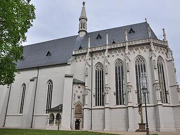 Die Ritterkapelle in Haßfurt (im Bild) steht außerhalb der ursprünglichen Stadtmauern und soll auch für Menschen, die außerhalb der Pfarrgemeinde stehen, zum Anlaufpunkt werden.