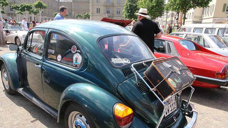 Impressionen vom 15. Coburger Old- und Youngtimertreffen auf dem Schlossplatz.Foto: Wolfgang Desombre