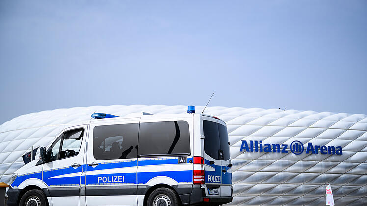Nach Drohung: Mehr Polizei-Präsenz beim Bundesliga Topspiel Bayern München gegen Borussia Dortmund: