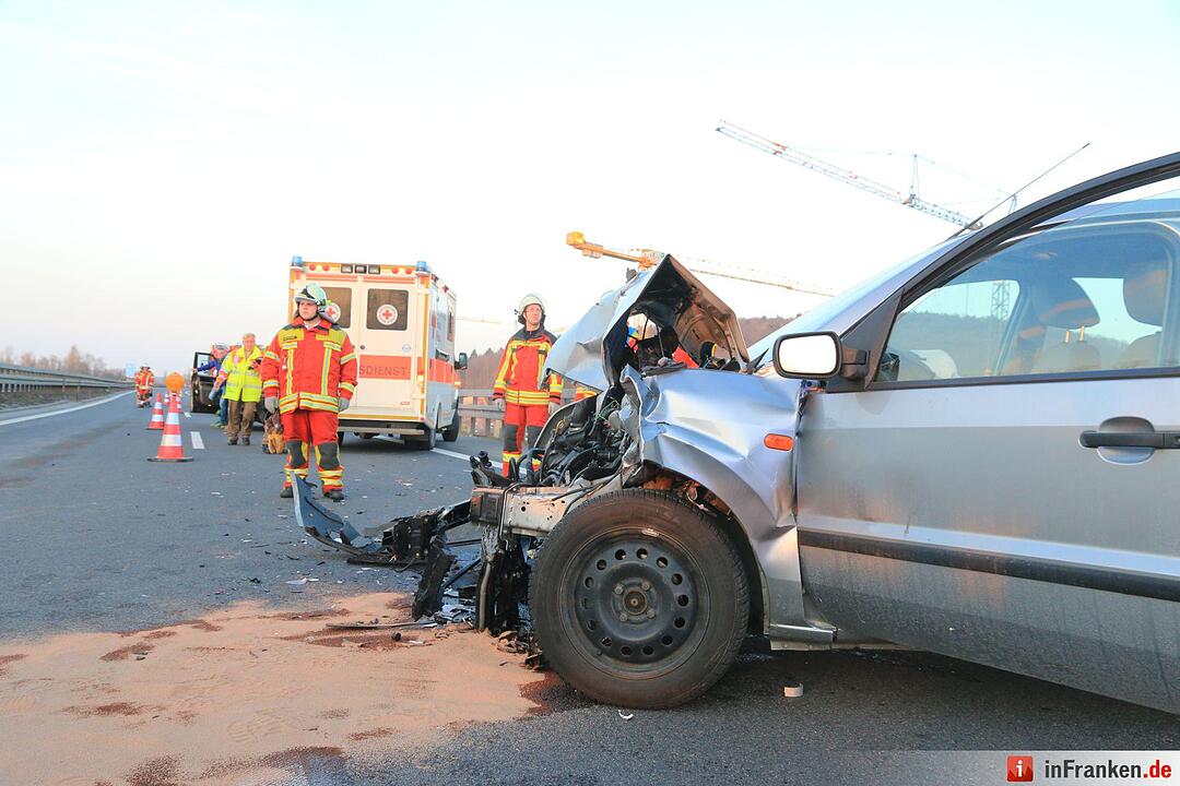 Autos kollidieren auf A73 bei Breitengüßbach