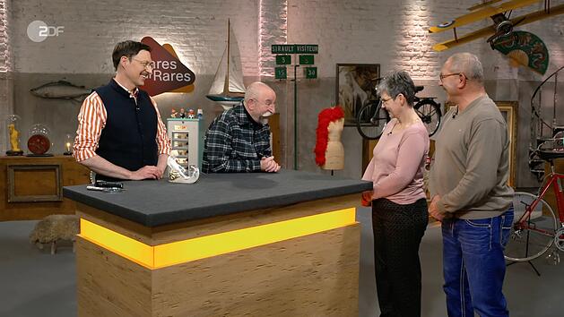 Mit ihrem Flohmarktfund sorgten Monika und Rafael bei "Bares f&uuml;r Rares" f&uuml;r gro&szlig;es Aufsehen.