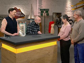 Mit ihrem Flohmarktfund sorgten Monika und Rafael bei "Bares f&uuml;r Rares" f&uuml;r gro&szlig;es Aufsehen.